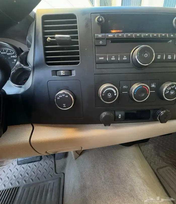 للبيع شفروليه من نوع بكب سلفرادو فل كامل موديل 2012 دبل 14