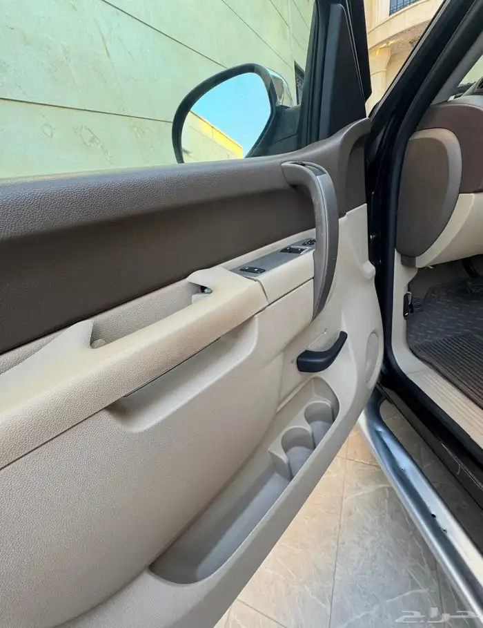 للبيع شفروليه من نوع بكب سلفرادو فل كامل موديل 2012 دبل 8