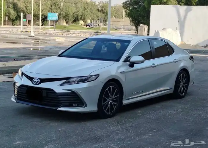 Toyota Camry GLE Hybrid 2023 3
