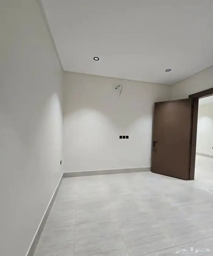 للبيع في ابها شقق فاخره ب 450 الف طريق مرحبا الف 9