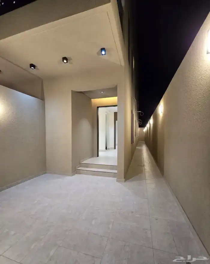 للبيع في ابها شقق فاخره ب 450 الف طريق مرحبا الف 5