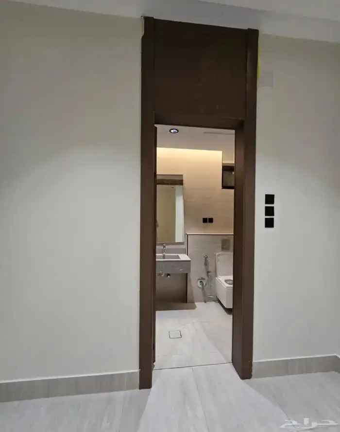 للبيع في ابها شقق فاخره ب 450 الف طريق مرحبا الف 18