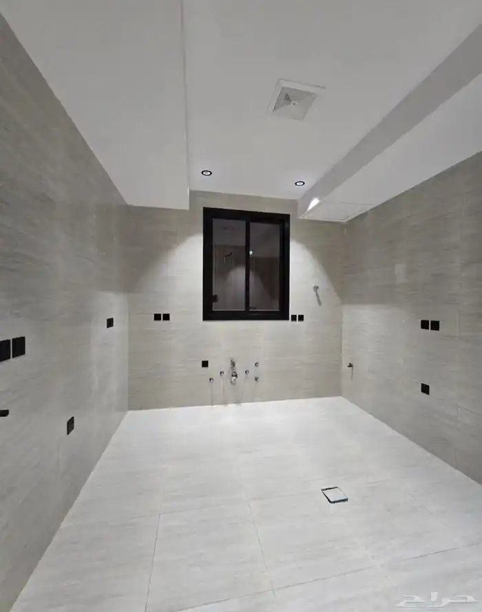 للبيع في ابها شقق فاخره ب 450 الف طريق مرحبا الف 13