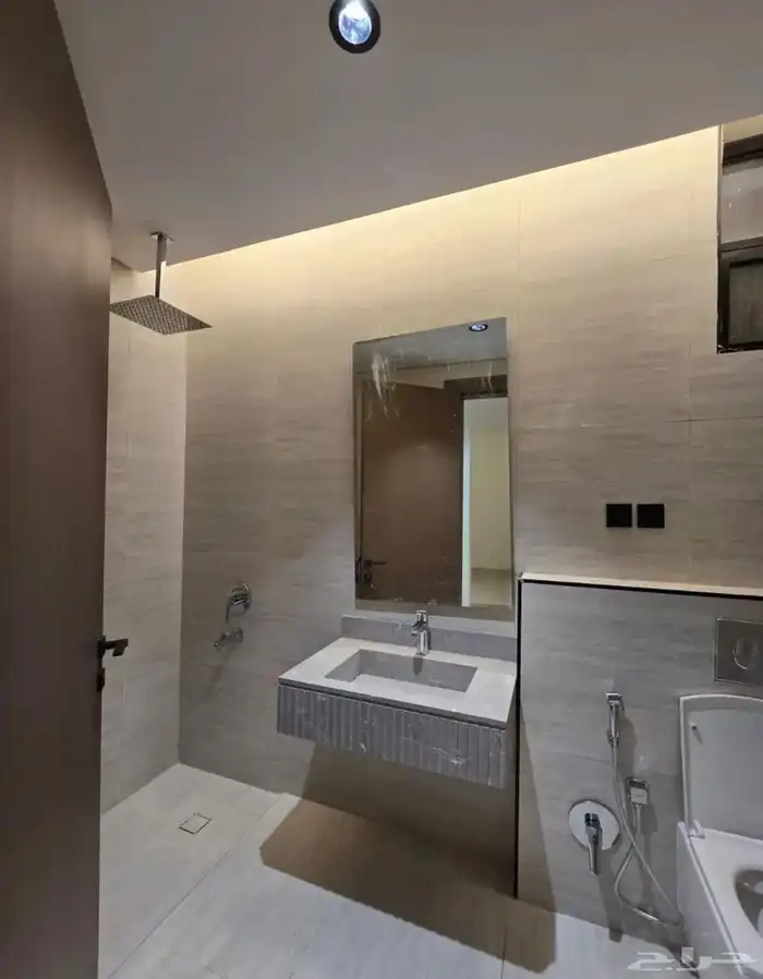 للبيع في ابها شقق فاخره ب 450 الف طريق مرحبا الف 19