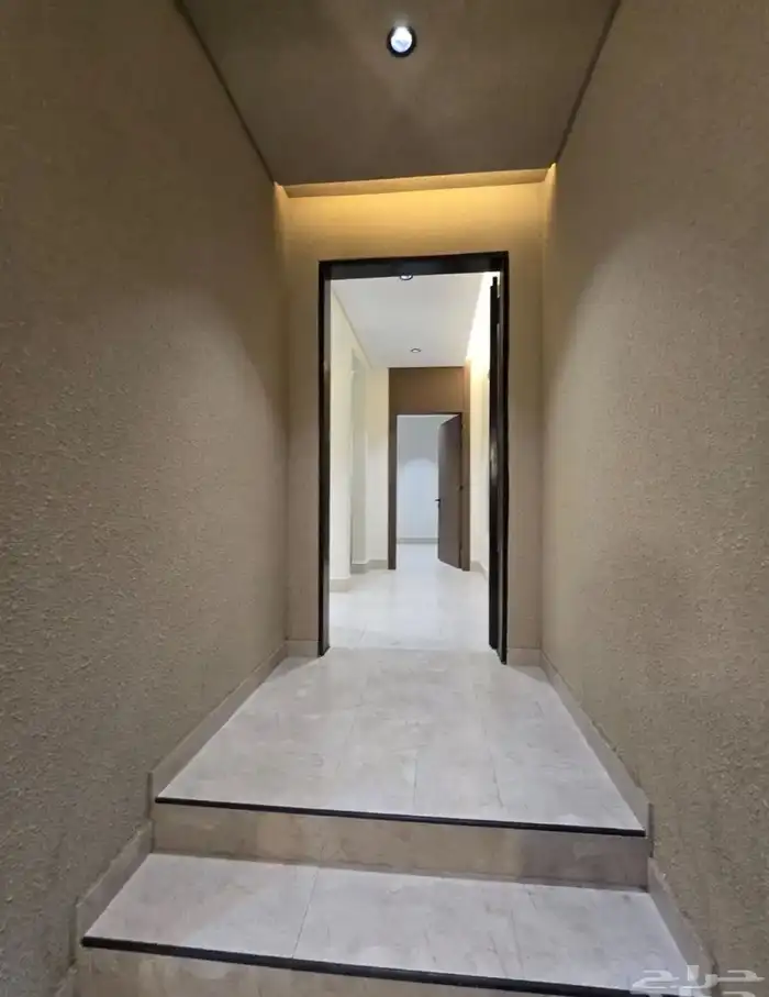 للبيع في ابها شقق فاخره ب 450 الف طريق مرحبا الف 2