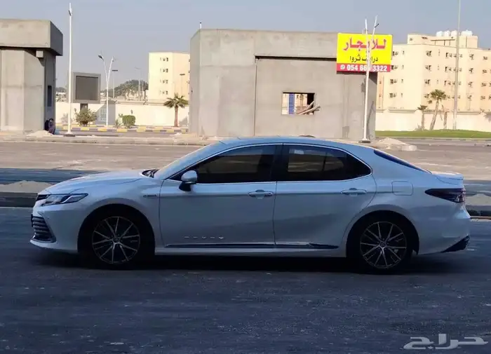 Toyota Camry GLE Hybrid 2023 9