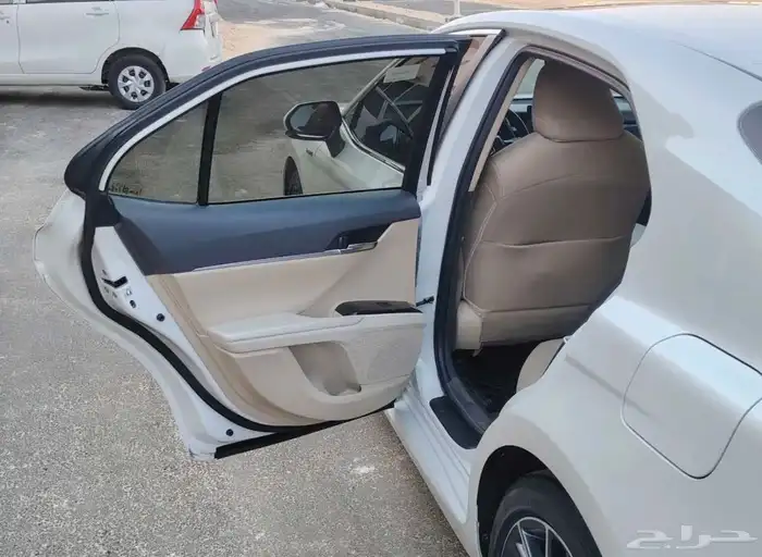 Toyota Camry GLE Hybrid 2023 10