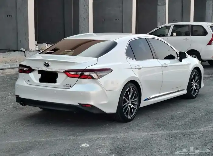 Toyota Camry GLE Hybrid 2023 6