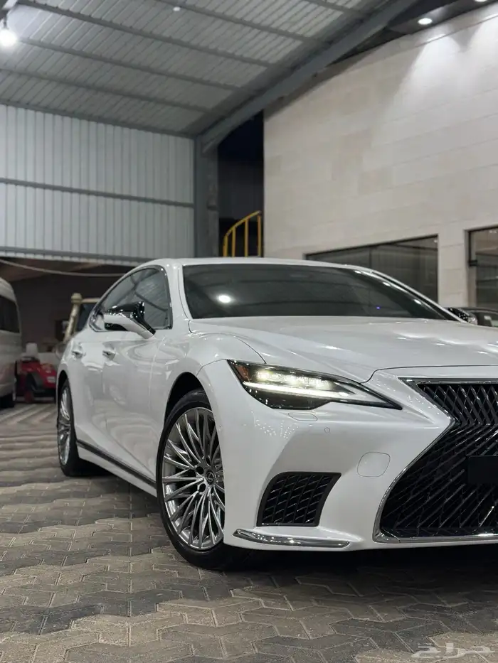 لكزس LS500 2024 Lexus عداد 10 الاف مالك واحد 4