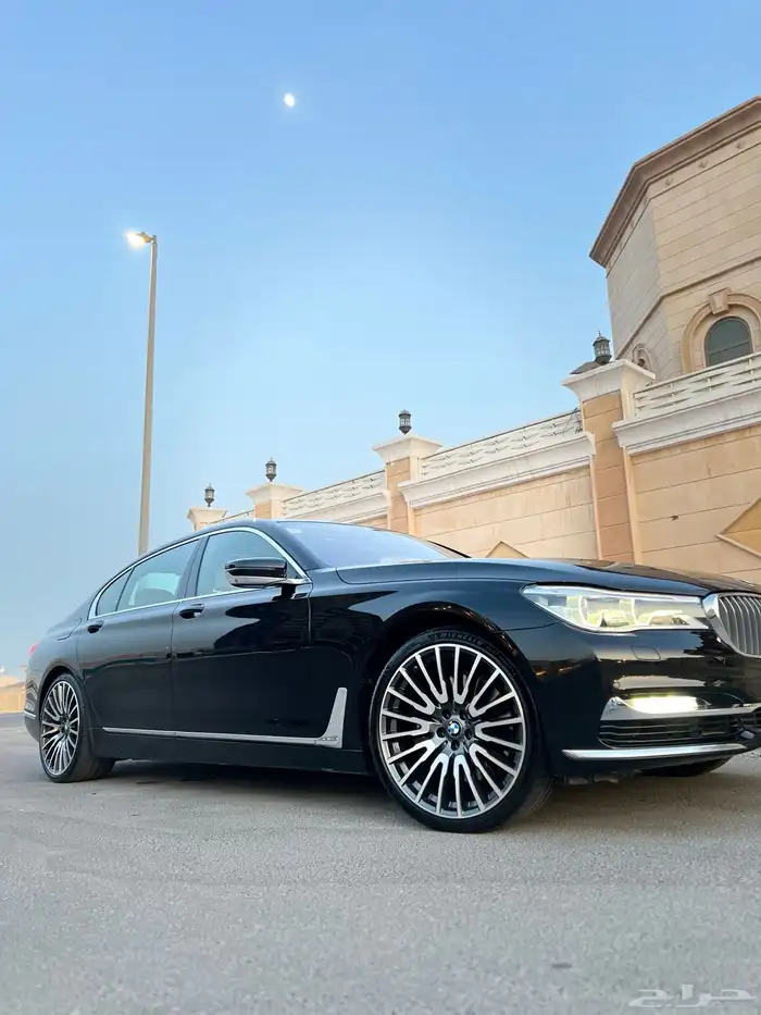 بي ام دبليو 750li ممشى قليل 2016 قمة النظافة بحالة الوكالة 10