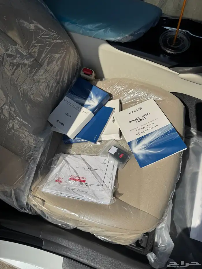 كامري 2023 فلGLE بنزين مازالت تحت الضمان والبيع سمح 14