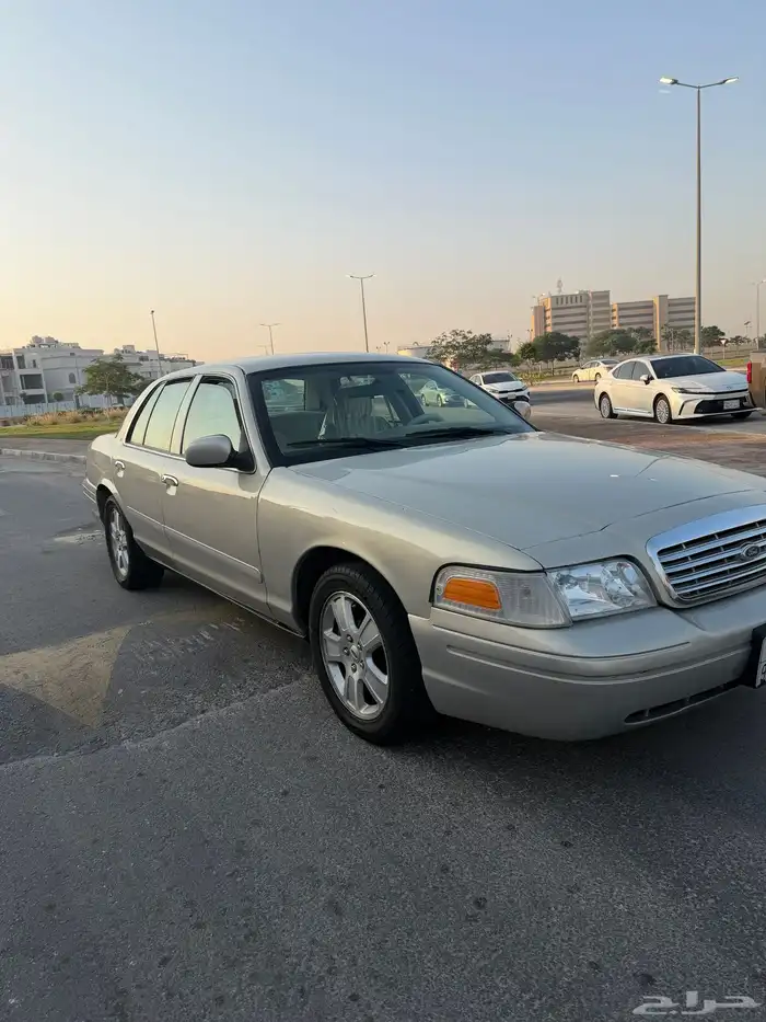 فورد فكتوريا 1