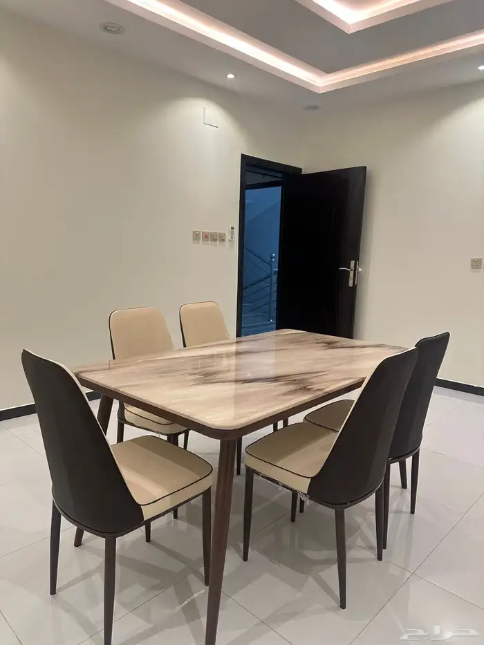 طاوله طعام 1