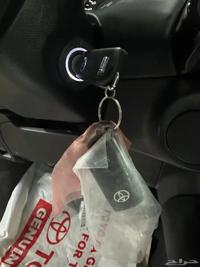 هايلوكس غمارتين بنزين اتوماتيك طيس GLX موديل 2026 31