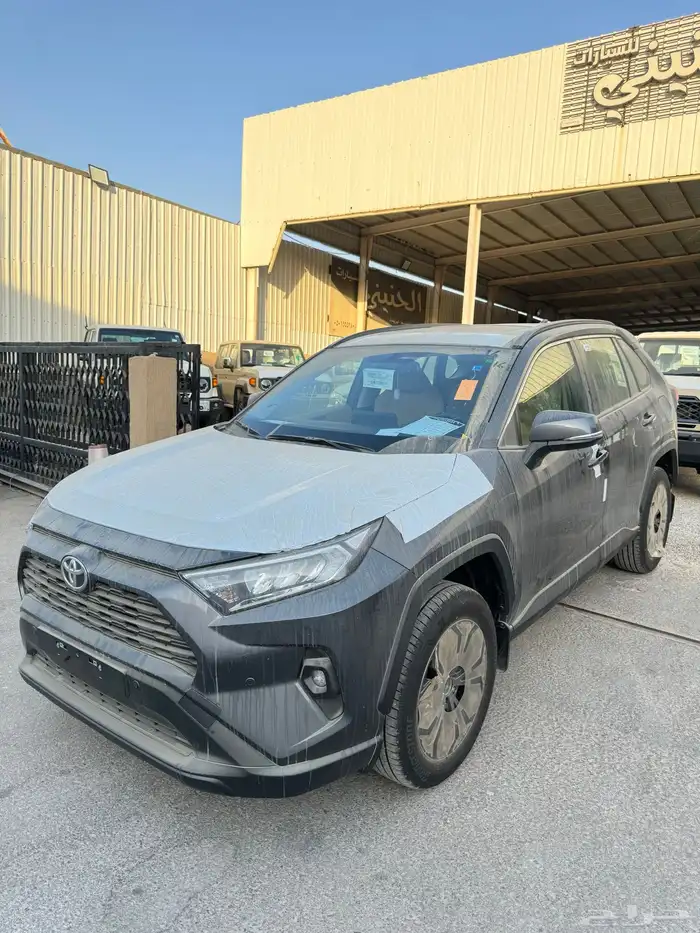 تويوتا راف فور 2025 فل كامل XLE سعودي جديد اللون رمادي 1