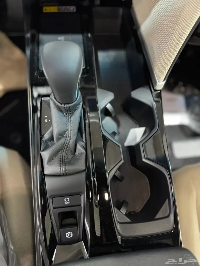 تويوتا   كامري LE بنزين 2025 جديد سعودي 116.000شامل 15