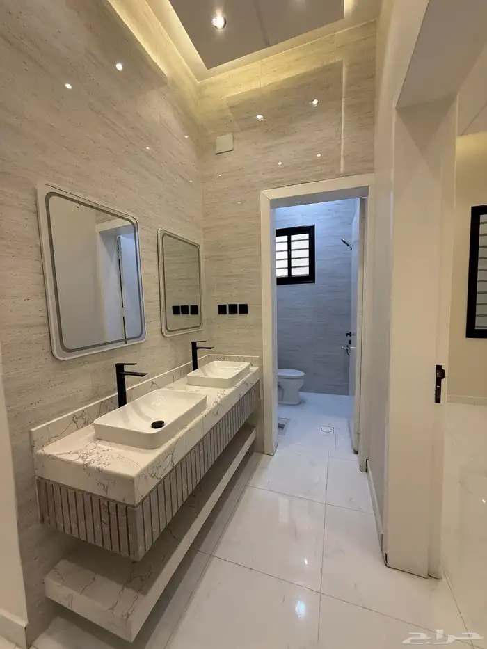 للبيع ارواف علويه وشقق ارضيه تشطيب فندقي ف شمال الخميس 24