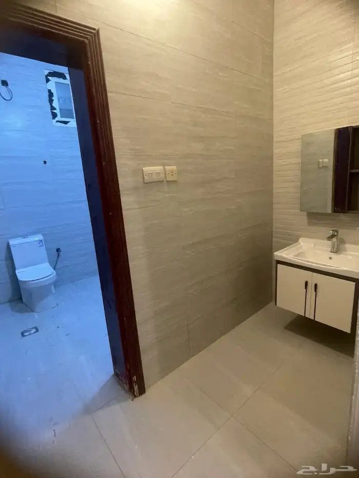 شقة 5 غرف مدخل مستقل - الليث 8