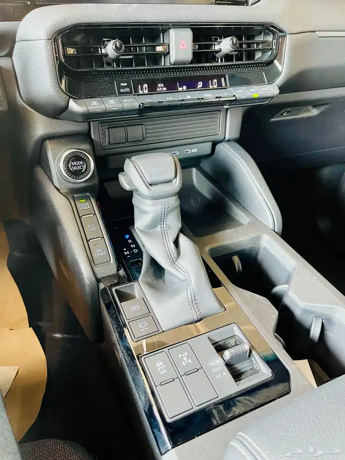 تويوتا - برادو دبل 2025 - بنزين 25