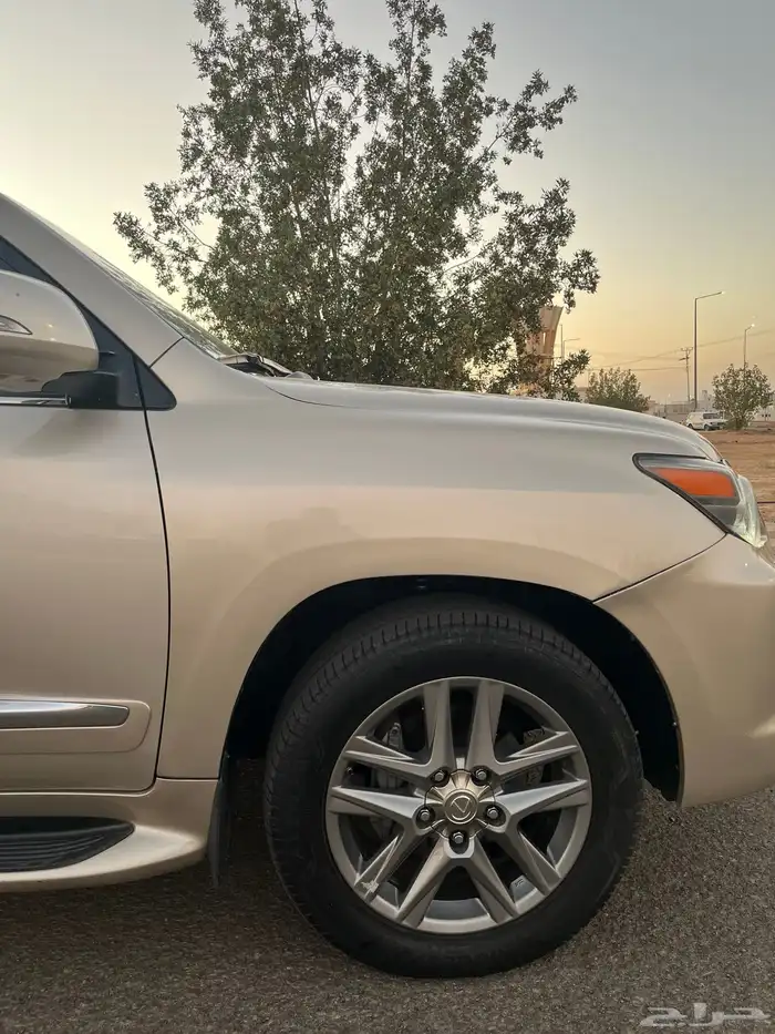 جيب لكزس 570 LX 9