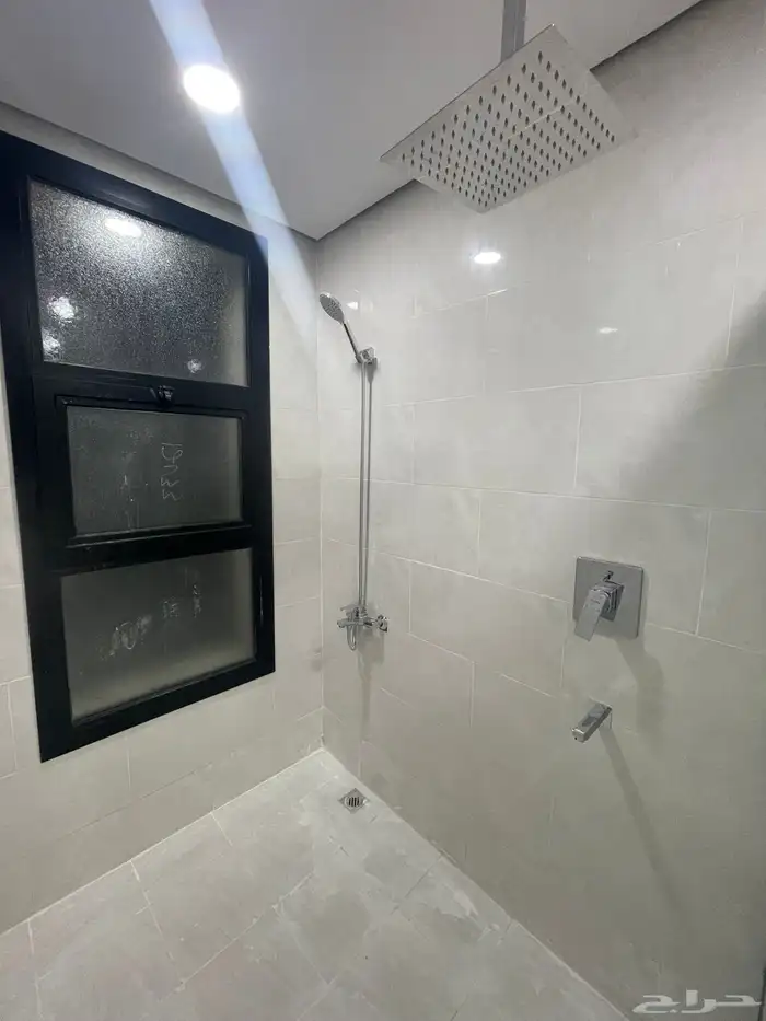 فيلا للإيجار المشرقية حي الجنادرية 27