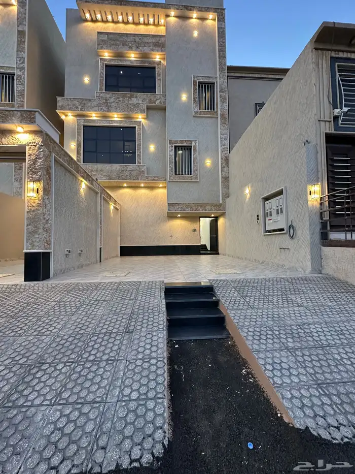 للبيع شقق علوية وسيعة 245 متر مع باركن حي الراقي 0