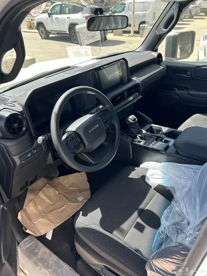 تويوتا   برادو TXL-1 بنزين 2026 ابيض 186300 شامل الضريبة 3