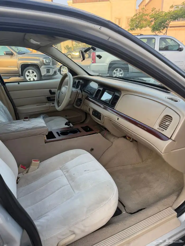 فورد فكتوريا 8