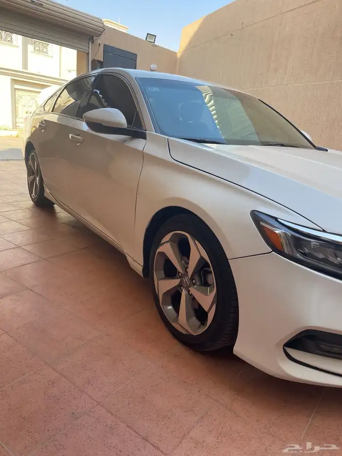 للبيع هوندا اكورد 2018سبورت 2