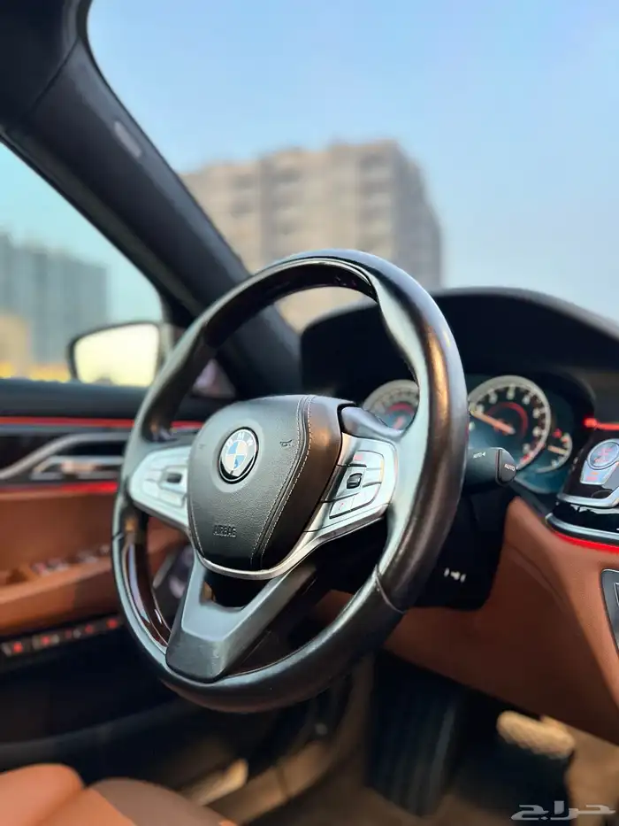 بي ام دبليو 750li ممشى قليل 2016 قمة النظافة بحالة الوكالة 46