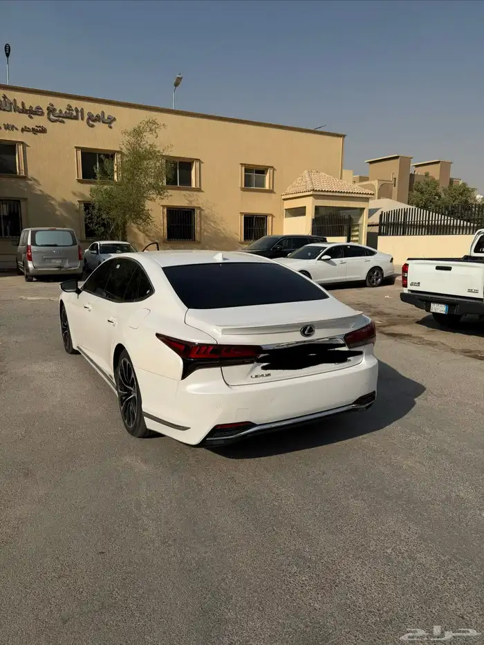 للبيع لكزس 2022 نظيفه 20