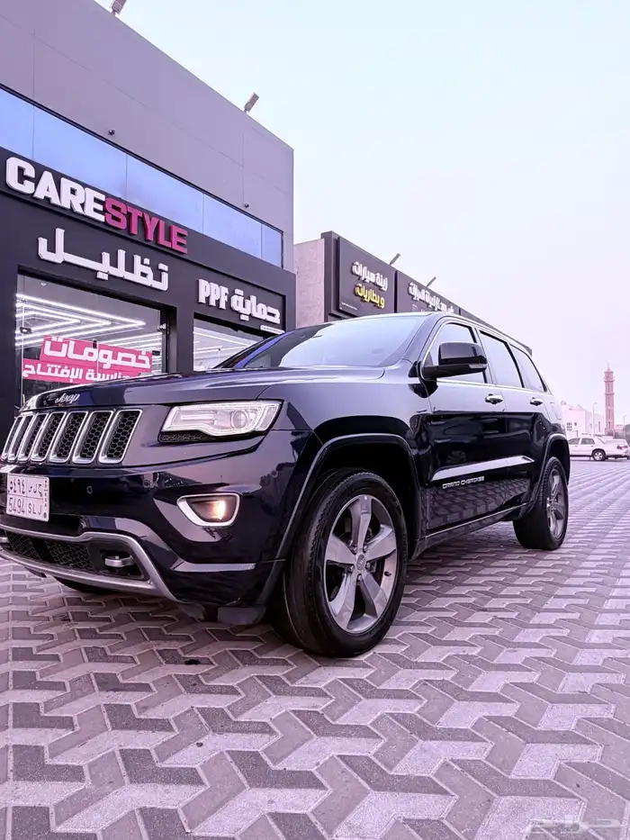 جيب قراند شروكي 2014 ماشي 173 .8 سلندر ضربتين بدي يمين فقط 10