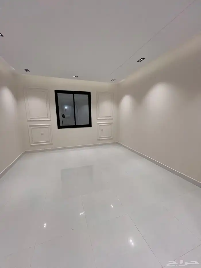 للبيع ادوار ارضيه وادوار علويه خلف المعارض خميس مشيط 34