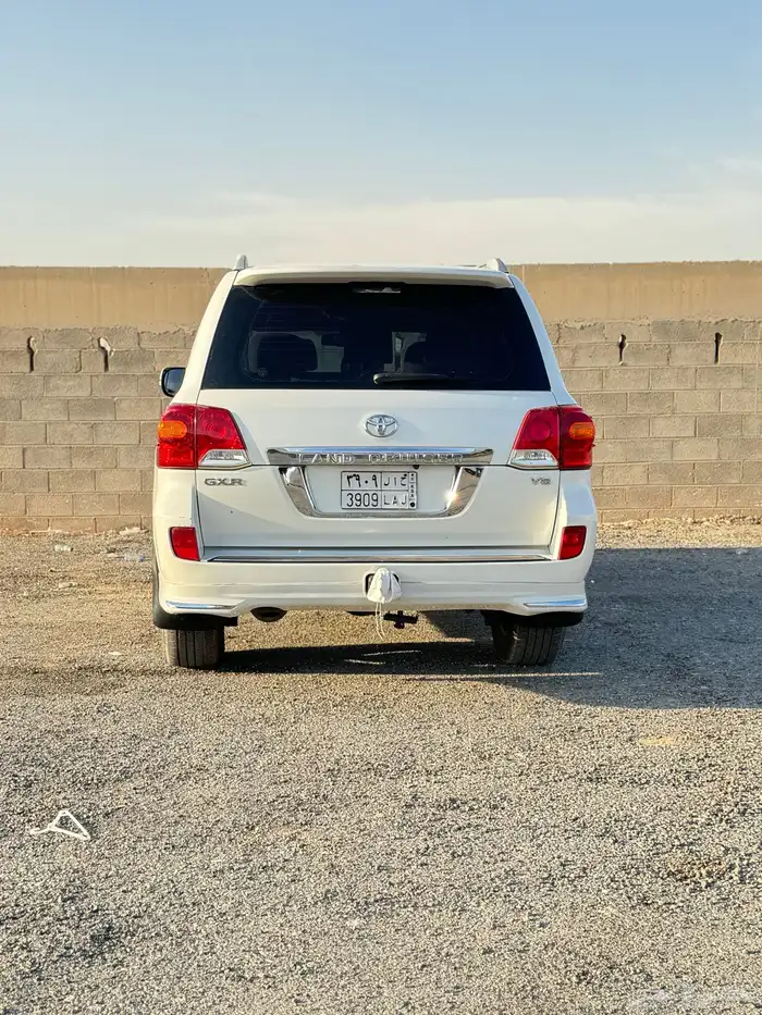 لاند كروزر 2013 للبيع V8 GX.R 5
