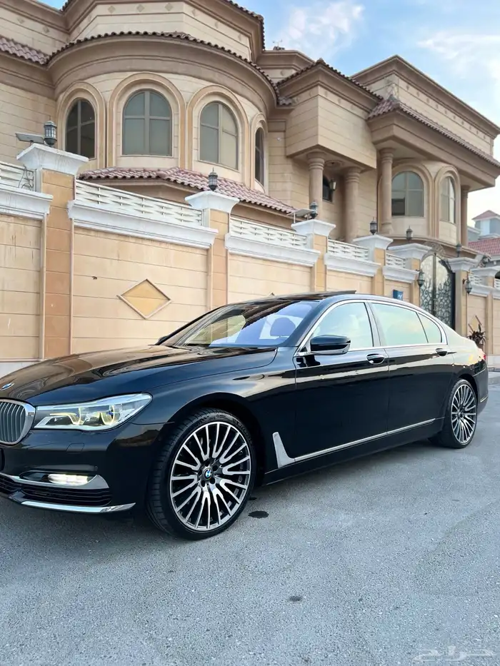 بي ام دبليو 750li ممشى قليل 2016 قمة النظافة بحالة الوكالة 4