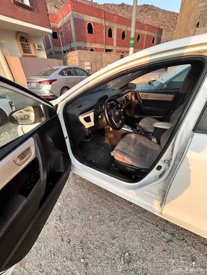 تويوتا كورلا 2015 تشليح او بيع ويتحمل الرسوم 9