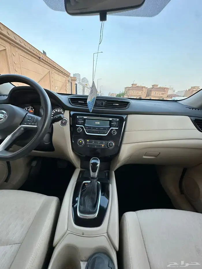 نيسان اكس تريل 2021 نص فل نظيف للبيع 13