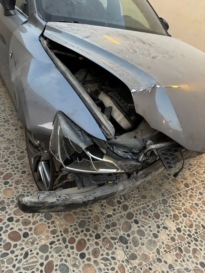 لكزس 2017 is فئة F مصدومه 3