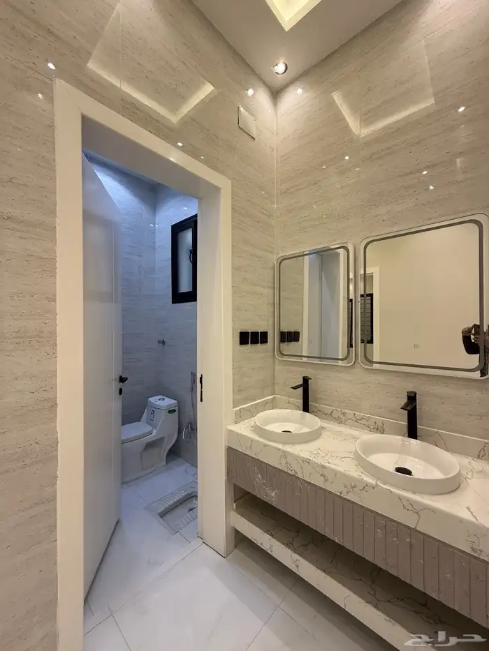 للبيع ارواف علويه وشقق ارضيه تشطيب فندقي ف شمال الخميس 30