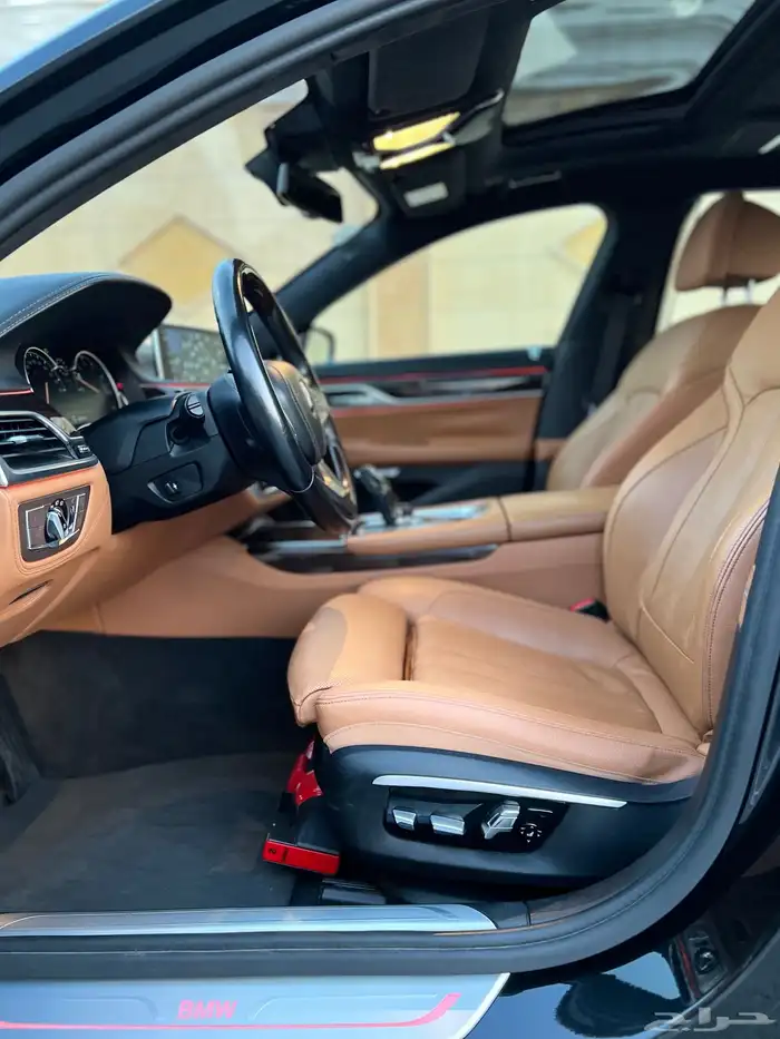 بي ام دبليو 750li ممشى قليل 2016 قمة النظافة بحالة الوكالة 26