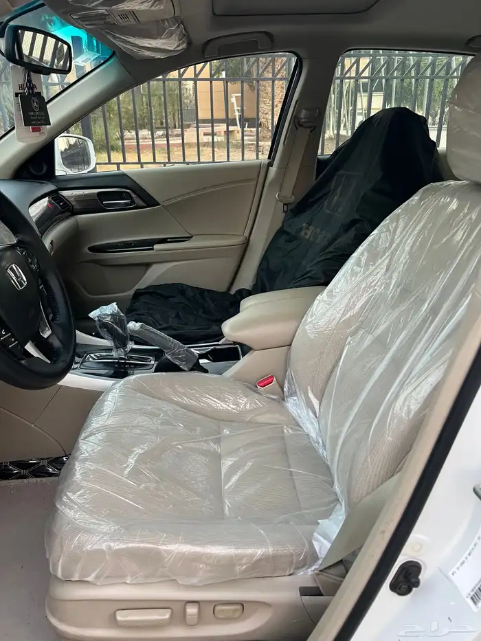 البيع هوندا اكورد (( 2017نظيف جدا )) 30