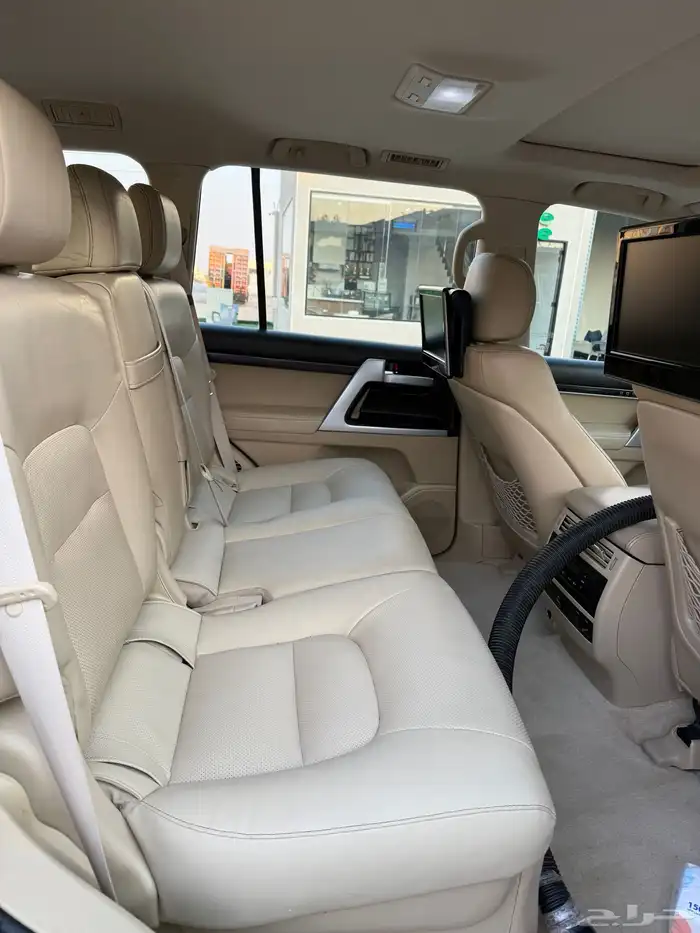 لاند كلوزر VXS 2017 9