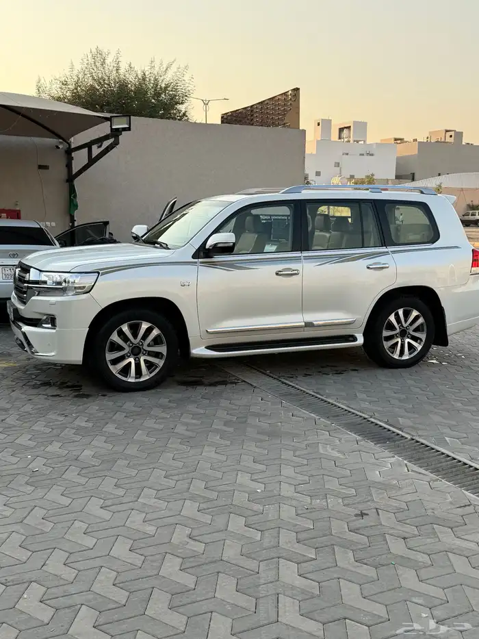 لاند كلوزر VXS 2017 3