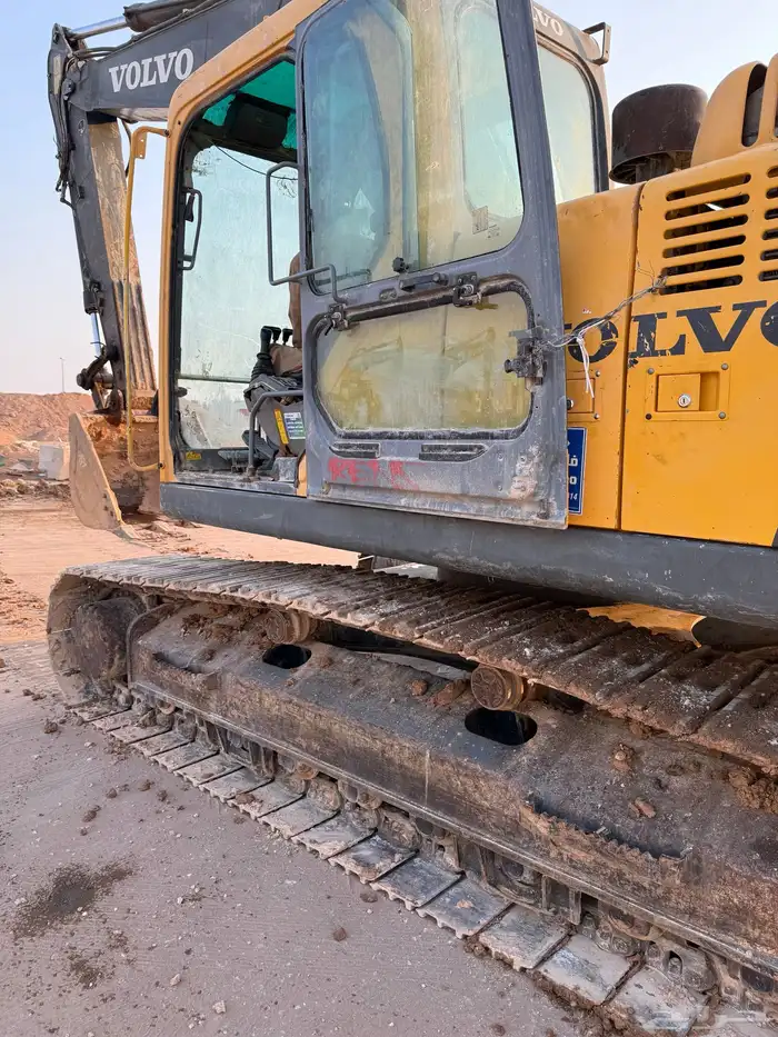 بوكلين فولفو 2009 للبيع مع الدقاق الرياض 2