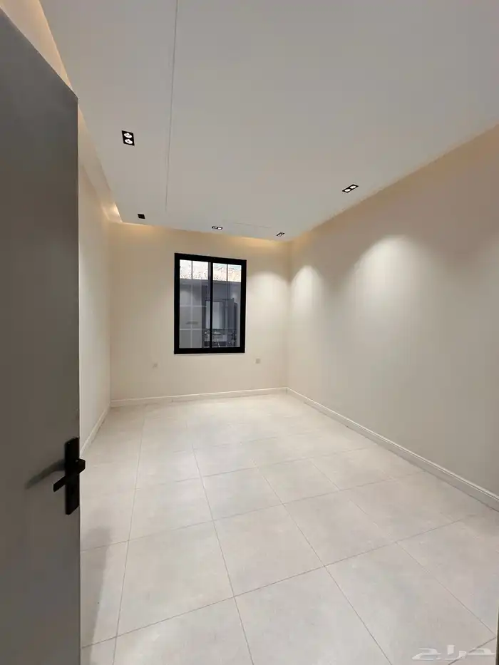 للبيع شقه ارضيه بالقرب من مطار ابها بمساحه حوش كبيره 3