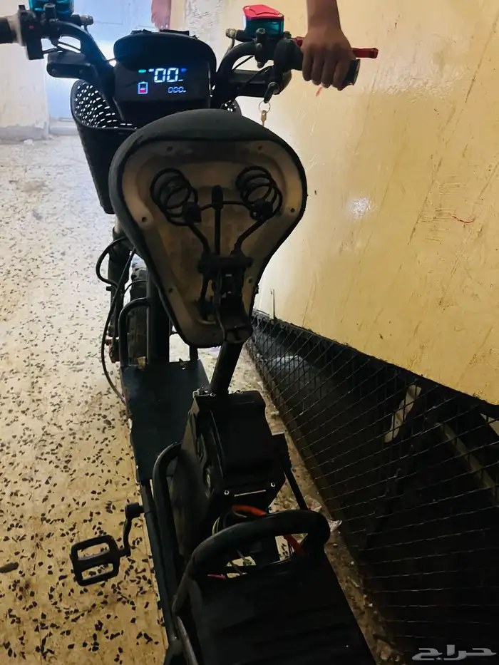 سكوتر شغال اللي صامل يجي خاص 18
