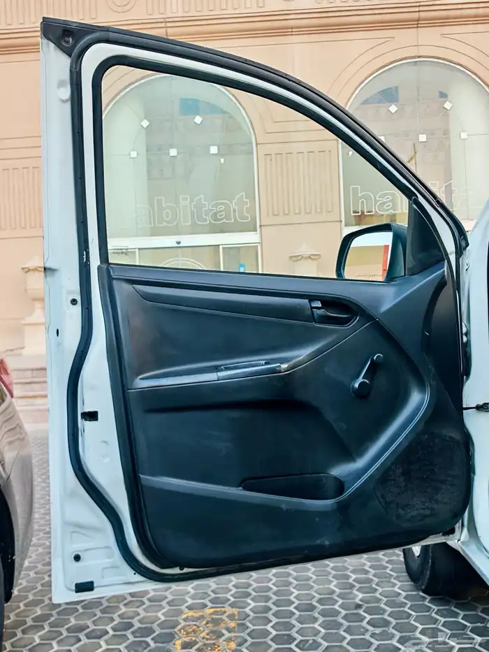 بكب ايسوزو و ميتسوبيشي غمارة وغمارتين ديزل 16