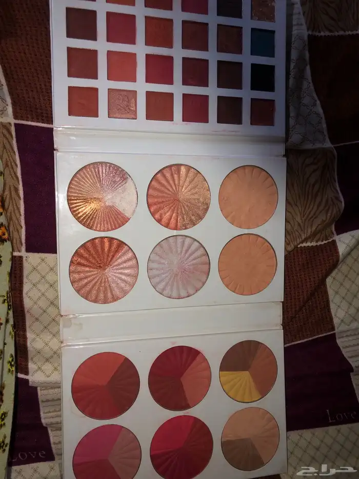 مكياج مستخدم نظيف حلوو يناسبكم ناعم ولطيف على البشره جميل 1