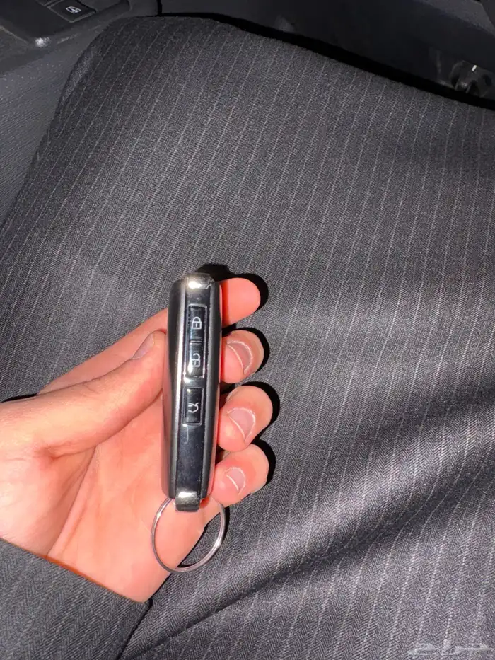 للبيع مفتاح مازدا نظيف 2