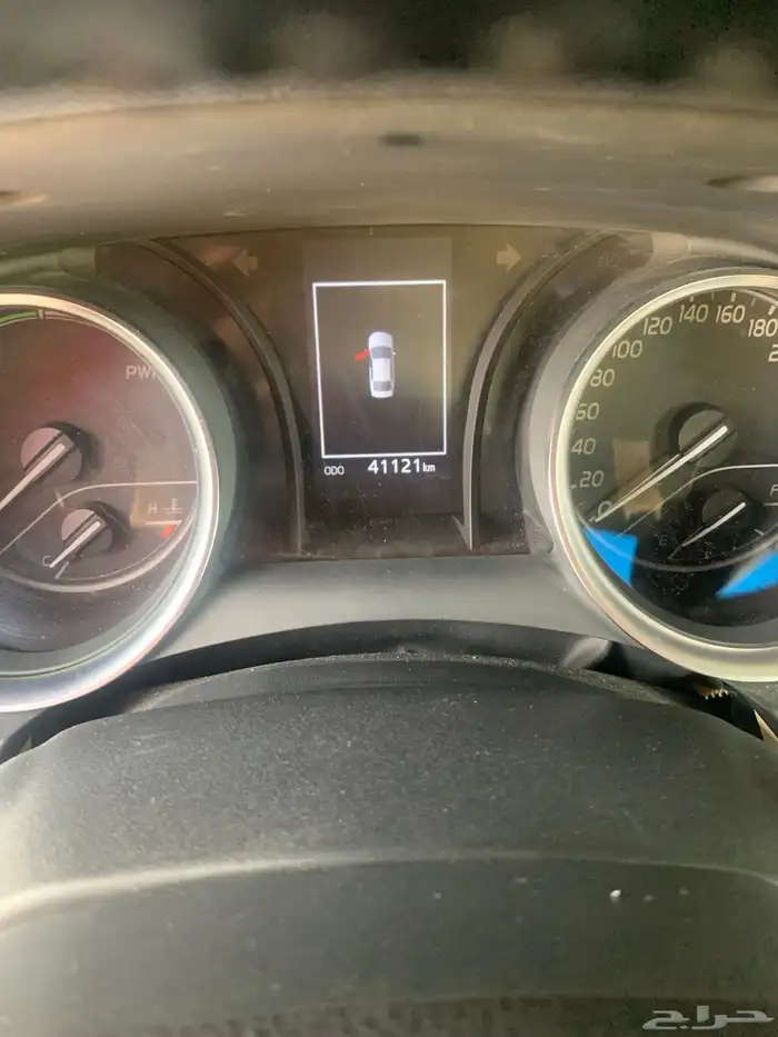 كامري 2023 LE مطور هايبرد تيتانيوم مميز 3